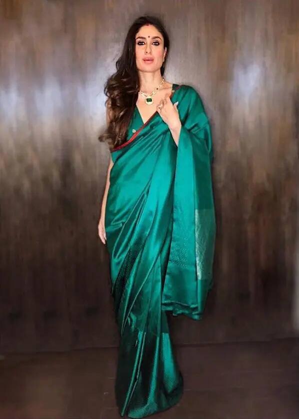 This sari of Kareena Kapoor is giving a classy vibe. So you can also recreate the look of Bebo for Navratri Puja.