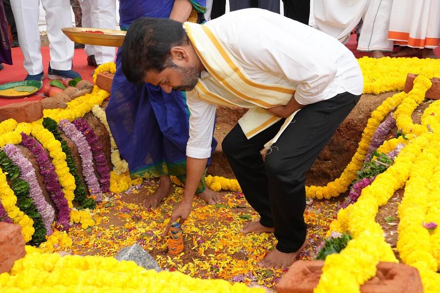 CM Revanth Reddy: ఫ్యూచర్ సిటీకి సీఎం రేవంత్ రెడ్డి శంకుస్థాపన, ఫార్చ్యూన్ 500 కంపెనీలు రప్పిస్తామని ధీమా