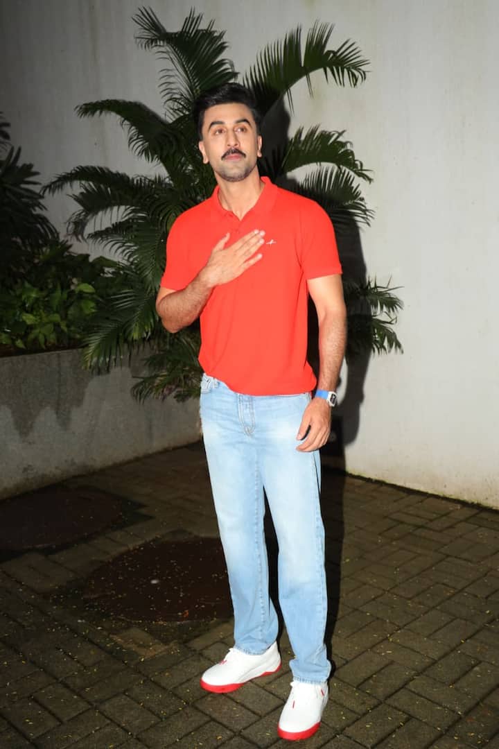Talking about the workfront, Ranbir Kapoor is currently in discussion with Nitesh Tiwari's film Ramayana Part 1. This film will be released on the occasion of Diwali next year. According to the report of the same filmbit, Ranbir Kapoor will be seen in movies like 'Love and War', 'Dhoom 4', 'Animal Park' and 'Brahmastra 2'.