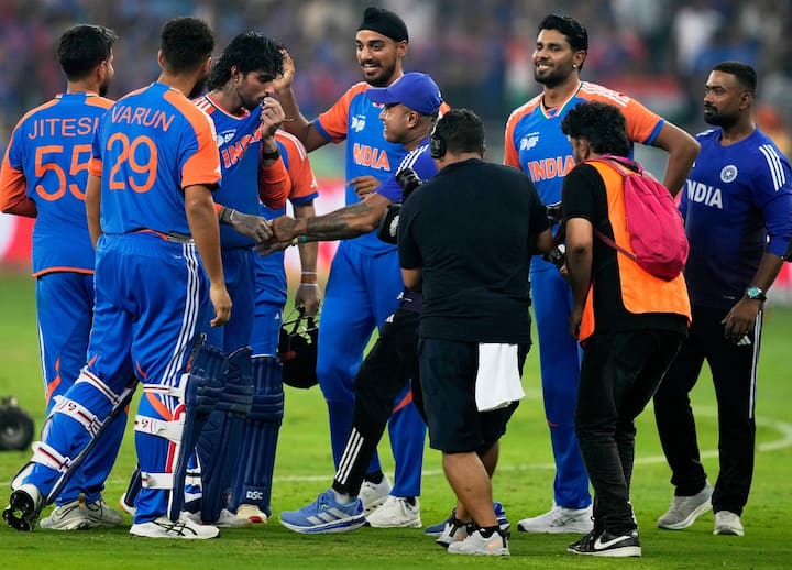 আমির হুসেন বলেছিলেন যে আজ তিনজন খেলোয়াড় ভারতের বাইরে ছিলেন, পাকিস্তান খুব ভালভাবে বোলিং করেছিল। তিলক ভার্মা এবং সানজু স্যামসন দায়িত্ব নিয়েছিলেন। তিনি বলেছিলেন যে পাকিস্তানি দলের সাথে একটি সমস্যা আছে, যখন আমাদের বোলিং যায়, ব্যাটিং চলবে না, ব্যাটিং চলছে, তারপরে বোলিংটি চলবে না।