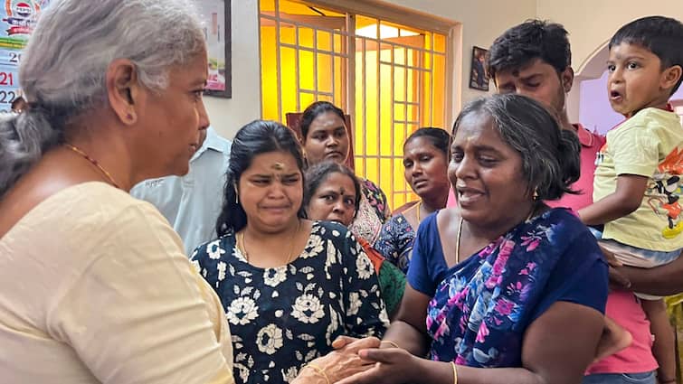<div>'Shocking': Nirmala Sitharaman Meets Karur Stampede Victims, Calls For SOPs On Mass Gatherings</div>