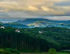 Budget Friendly Travel Tips: सिर्फ 2 हजार रुपये में इन जगहों को कर सकते हैं विजिट, कम खर्च में होगी पूरी मस्ती