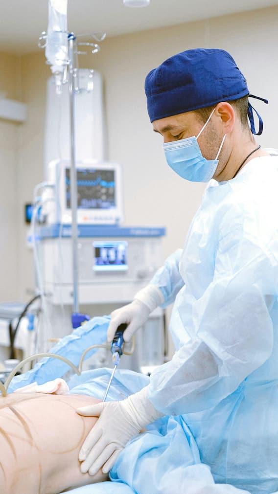 यकृत प्रत्यारोपण शस्त्रक्रियेसाठी किती तास लागतात?