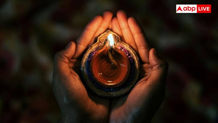 यूनेस्को की सूची में शामिल होने से न केवल आने वाली पीढ़ियों के लिए त्योहारों की परंपरा बची रहती है बल्कि पूरी दुनिया में उनकी पहचान भी बढ़ती है. यह संस्कृतिक प्रमाणिकता का सम्मान करते हुए पर्यटन को भी बढ़ावा देती है.