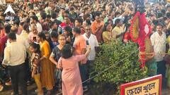 নবমী-দশমী ভাসতে পারে বৃষ্টিতে, সপ্তমীতে তাই জনজোয়ার, মণ্ডপে মণ্ডপে ঠাকুর দেখার ভিড়