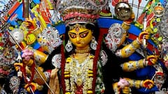 Durga Puja 2025: সেরা পুজোর সেরা ঝলক, ছবিতে দেখুন কলকাতার জনপ্রিয় ১০ পুজোর মাতৃমূর্তি