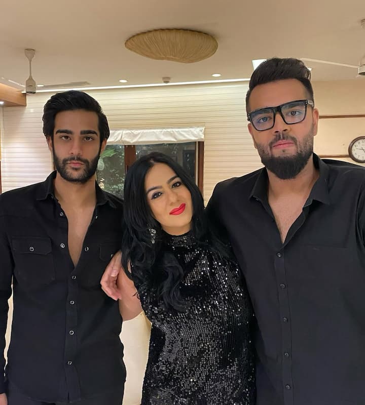 At the same time, Neelam's younger son Aman Devgan has made her Bollywood debut with the film 'Azad' released this year.
