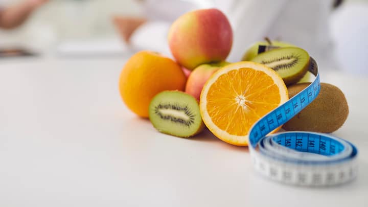 Eat lighter, fresher meals: Instead of heavy fried foods, try filling half your plate with vegetables or fruits, add some whole grains, and enjoy pulses or lentils. It’s amazing how small swaps like homemade snacks instead of packaged ones can make your heart feel lighter over time. (Image Source: Canva)