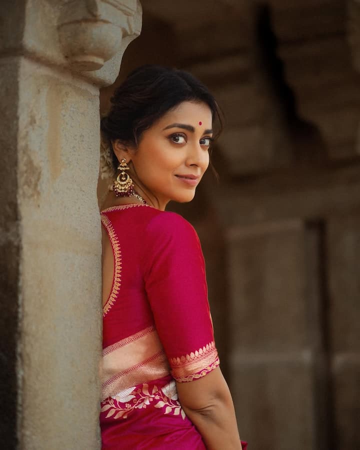 Let us know that more than 4 million people follow the actress Instagram. Those who loot love on every post of his.
