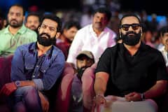 NTR At Kantara Chapter 1 Event: 'కాంతార' ప్రీ రిలీజ్ ఈవెంట్‌లో ఎన్టీఆర్ - క్యాండిడ్ ఫోటోలపై లుక్కేయండి