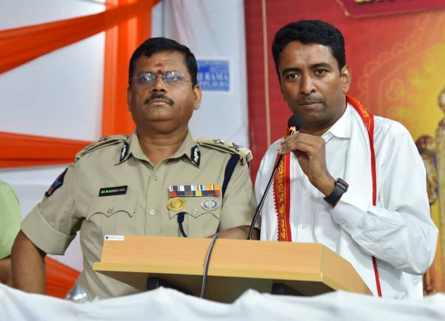 CM Chandrababu: దుర్గ గుడిలో మూలా నక్షత్రం పూజలు.. నేడు పట్టు వస్త్రాలు సమర్పించనున్న చంద్రబాబు