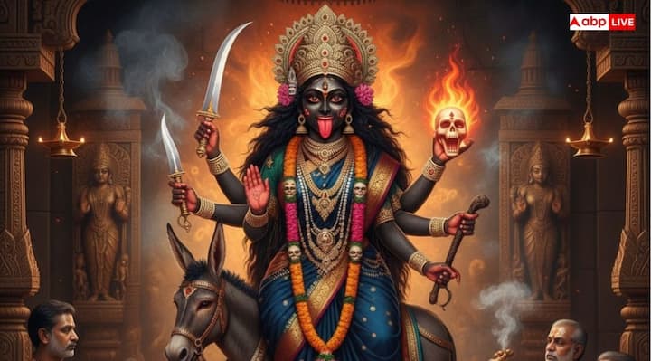 It is said that the bloodbies had a bride that his blood drops will be born as soon as he fell on the earth. Then Mata Durga took the form of mother Kalratri from her fast. Maa Kalratri filled the blood of bloodbies in her mouth before falling on the earth. In this way, blood seeds could also be destroyed.