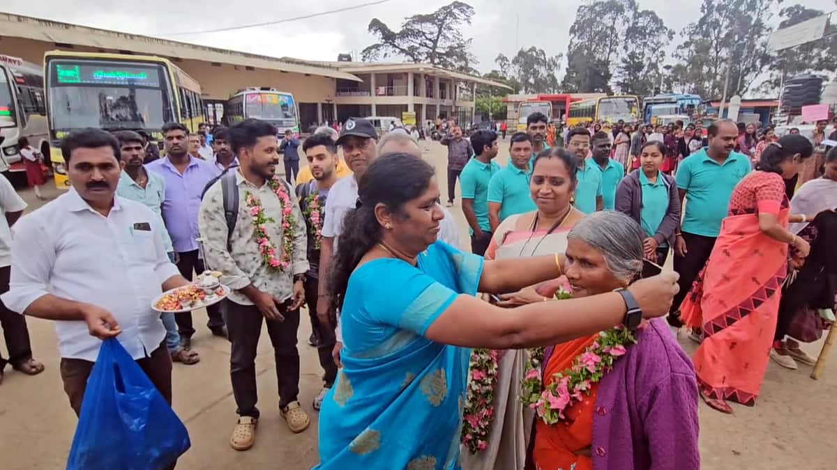 உலக சுற்றுலா தின கொண்டாட்டம்: கொடைக்கானலில் சுற்றுலா பயணிகளுக்கு உற்சாக வரவேற்பு