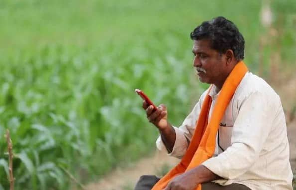 ઘણી વખત એવું જોવા મળ્યું છે કે હવામાનને કારણે અથવા વિવિધ કારણોસર પાકને નુકસાન થાય છે. જેના કારણે ખેડૂતોને ઘણું નુકસાન થાય છે. ભારત સરકારે ખેડૂતોને આ નુકસાનથી બચાવવા માટે પણ વ્યવસ્થા કરી છે.