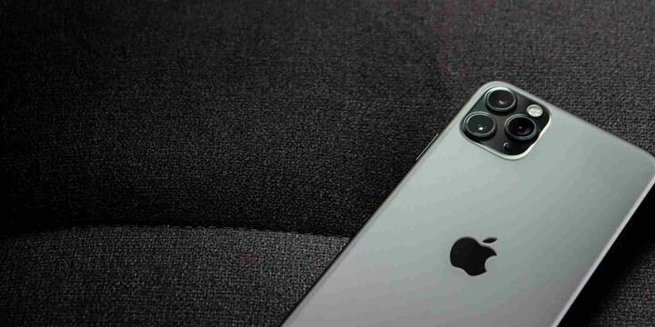 Apple खुद आपके iPhone की असलियत बताता है. वेबसाइट पर जाकर Apple Coverage Check पर जाएं. सीरियल नंबर डालें जो आपको बॉक्स या Settings > General > About में मिलेगा. अगर वेबसाइट 