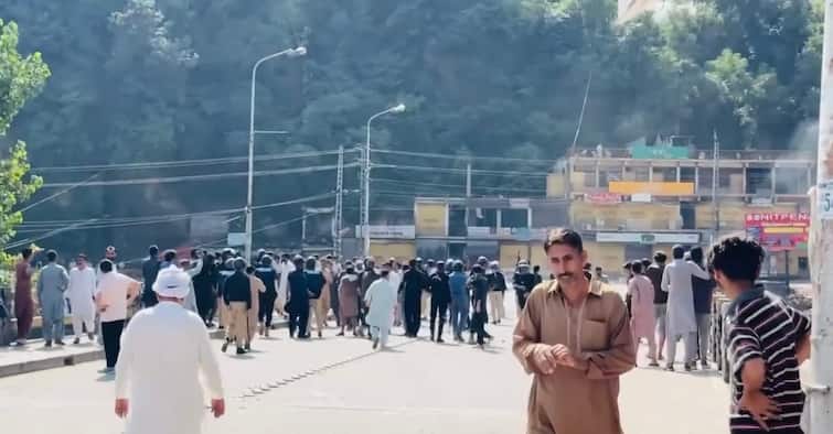 Pakistan Govt, Protestors Sign Agreement To End PoK Protests