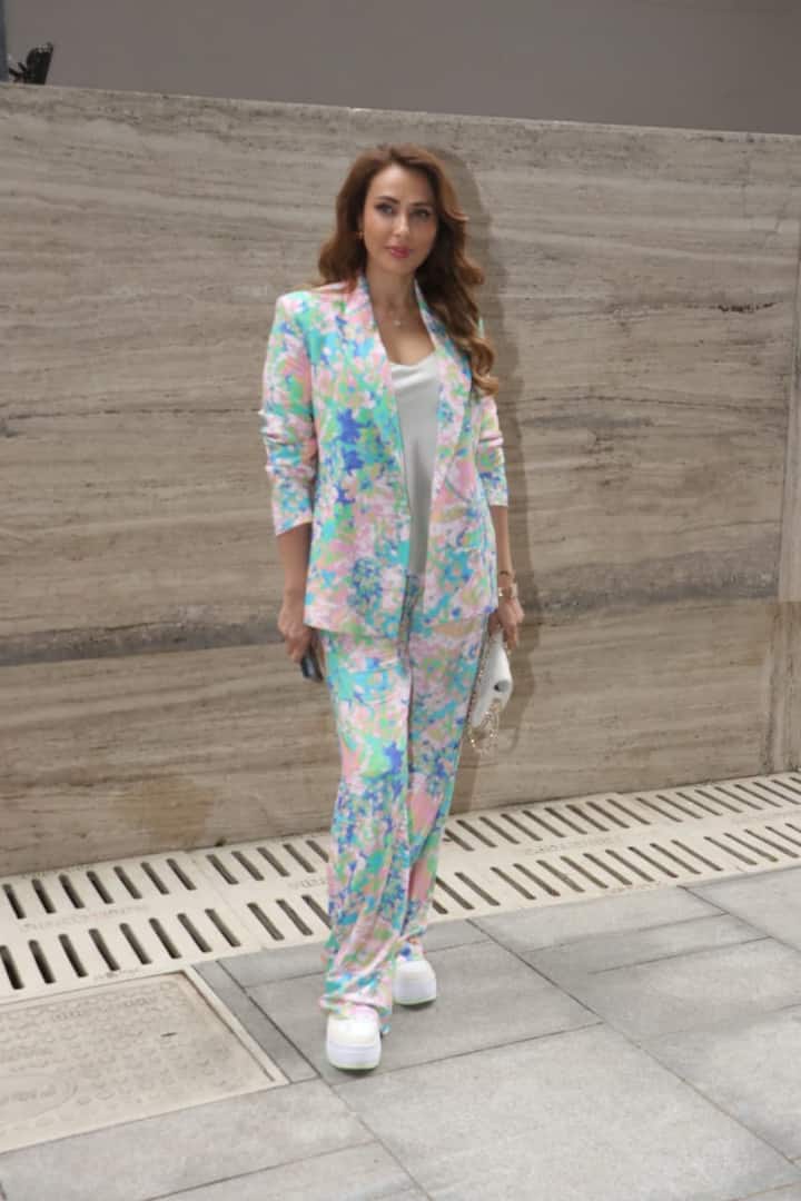 सलमान खान की रूमर्ड गर्लफ्रेंड लूलिया वंतूर भी इस सेरेमनी का हिस्सा बनीं. फ्लोरल प्रिंटेड ब्लेजर पैंट पहने वो काफी अच्छी लग रही थीं.