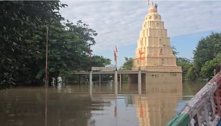 जायकवाडी धरणातून गोदावरी नदीत  3 लाख क्युसेक पेक्षा जास्त पाण्याचा विसर्ग होत असून जालना जिल्ह्यातील गोदागाठच्या गावांना सतर्कतेचा इशारा देण्यात आलाय