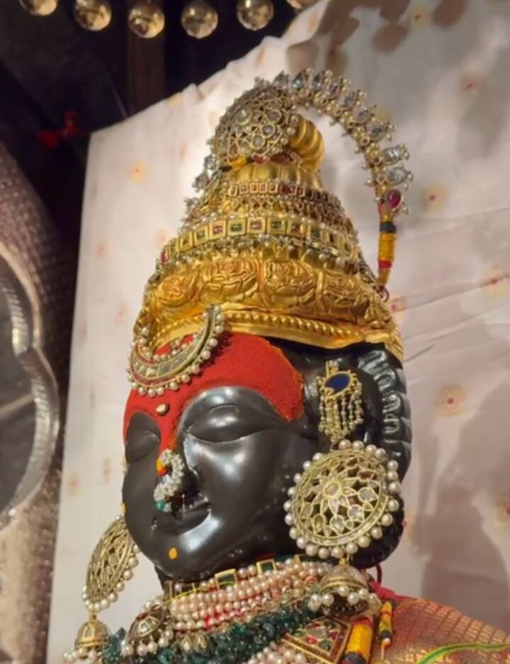 राज्यात मोठ्या उत्साहात नवरात्रीचा उत्सव साजरा केला जात आहे.