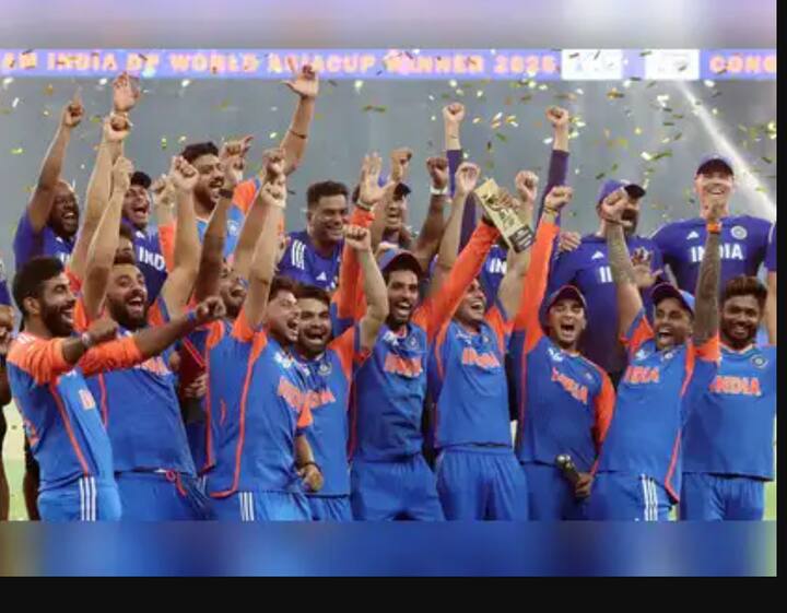 मोहसीन नक्वी बराच वेळ वाट पाहत होते, परंतु भारतीय खेळाडूंनी ट्रॉफी स्वीकारल्यानंतर नकार दिला.