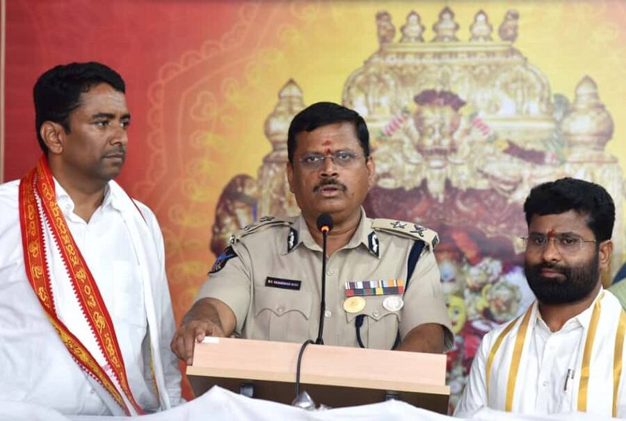 CM Chandrababu: దుర్గ గుడిలో మూలా నక్షత్రం పూజలు.. నేడు పట్టు వస్త్రాలు సమర్పించనున్న చంద్రబాబు