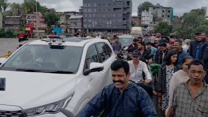 पण गंगापूर आणि अन्य धरणांतून विसर्ग सुरूच आहे.