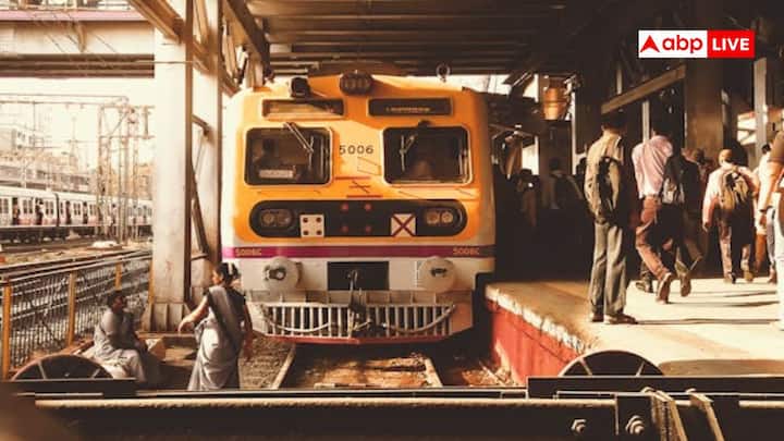 Medical Store At Railway Station: रेलवे स्टेशन पर यात्रियों की हर जरूरत का सामान आसानी से मिलता है, लेकिन दवाओं के लिए मेडिकल स्टोर क्यों नहीं होते? वजह जानकर आप भी हैरान रह जाएंगे.