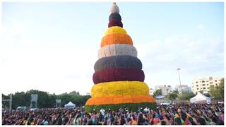 Bathukamma In Guinness Book of Records : తెలంగాణ మైదానంలో పూల విజయం, గిన్నిస్ బుక్లో బతుకమ్మ; రెండు రికార్డులు