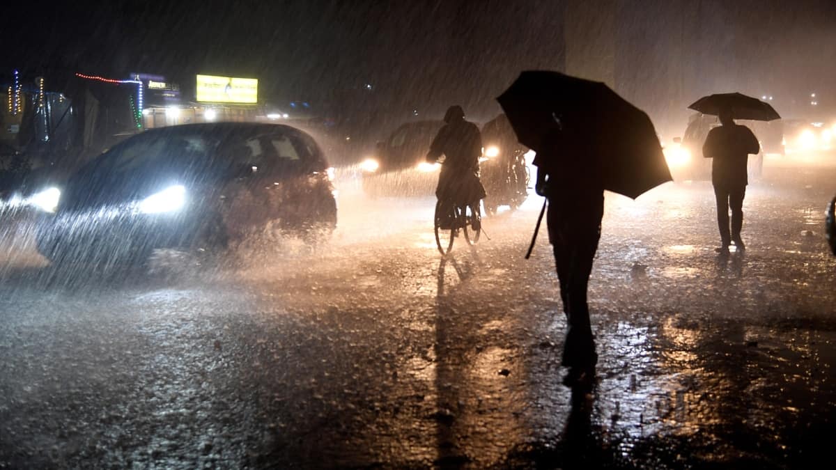 TN Rain Alert: முடிந்தது தீபாவளி! மீண்டும் தொடங்கிய மழை... 25 மாவட்டங்களுக்கு கனமழை எச்சரிக்கை