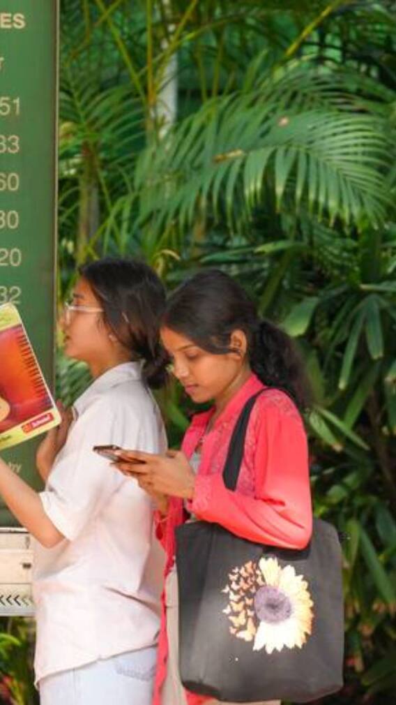 दिल्ली में धूप और उमस ने किया परेशान, अब कैसा रहेगा मौसम?