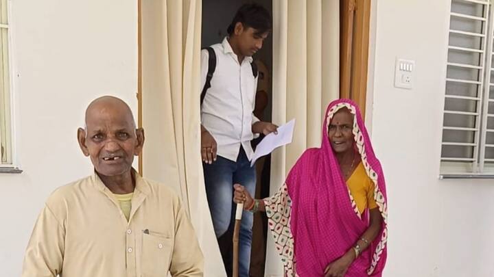 शिकायत दर्ज करने के लिए जरूरी है कि बुजुर्ग पासपोर्ट साइज फोटो, पहचान पत्र और निवास प्रमाण जैसे दस्तावेज तैयार रखें. इससे शिकायत की प्रक्रिया जल्दी और आसानी से पूरी होती है. आधिकारिक तौर फॉर्म भरकर ही मामला आगे बढ़ाया जा सकता है.