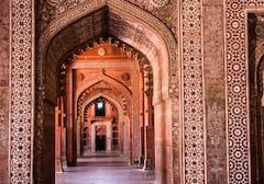 Places to Visit in Agra: ताजमहल ही नहीं आगरा के इन 7 जगहों को भी करें एक्सप्लोर, खूबसूरती देख फटी की फटी रह जाएंगी आंखें
