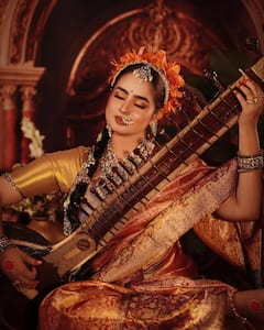 आयशा खान का ट्रेडिशनल लुक वायरल, देखें 10 खूबसूरत तस्वीरें