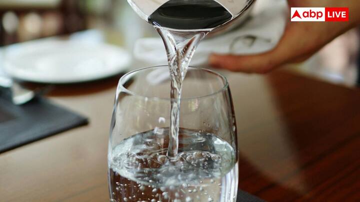 बाकी उपवास के विपरीत संथारा हफ्तों या फिर महीनों तक चल सकता है. यह व्रत असाधारण धैर्य और सहनशक्ति को दर्शाता है.