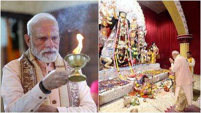Durga Puja Celebration Reflects ‘Unity, Cultural Vibrancy’: PM Modi Performs Aarti At CR Park Temple On Ashtami