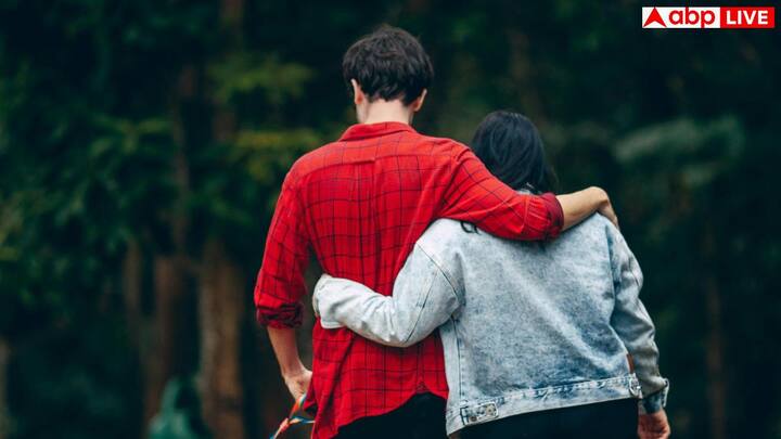 Cancer: कैंसर का खतरा दिन-प्रतिदिन बढ़ता जा रहा है. चलिए आपको बताते हैं कि किस तरह से आप 13 तरह के कैंसर के खतरे से खुद को सुरक्षित रख सकते हैं और ये 13 तरह के कैंसर कौन-कौन से हैं.