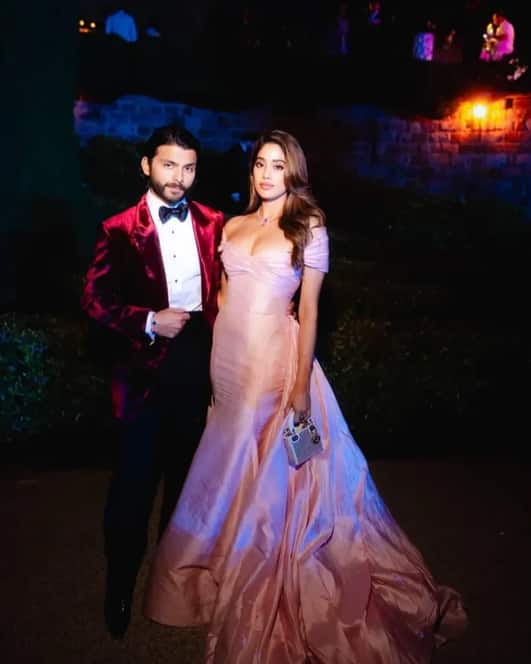 Shikhar Pahadia and Jahnavi Kapoor met at the school itself. Both of them have been dating for the last few years.