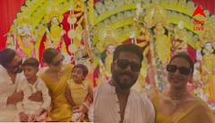 ঢাক বাজালেন, ভোগ খেলেন.. ইউভান-ইয়ালিনিকে নিয়ে সপ্তমী উদযাপন রাজ-শুভশ্রীর