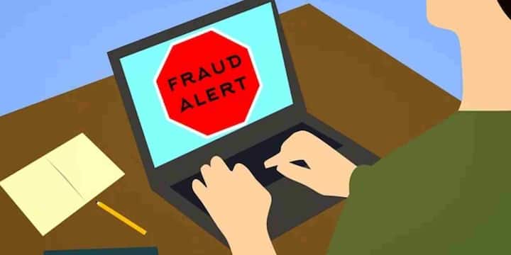 ठग खुद को CBI, NIA, RBI या ED जैसे बड़े संस्थानों का अधिकारी बताकर लोगों से विश्वास हासिल करते हैं. फर्जी NGO या राहत अभियान दिखाकर चैरिटी डोनेशन के नाम पर पैसे हड़पना आम तरीका है. रोमांस या पेमेंट फ्रॉड में स्कैमर्स आपकी नज़र असली चाल पर नहीं पड़ने देते और इसी बीच ठगी हो जाती है.