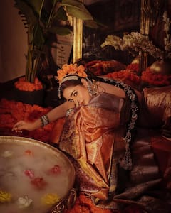 आयशा खान का ट्रेडिशनल लुक वायरल, देखें 10 खूबसूरत तस्वीरें