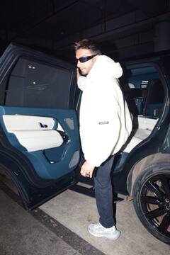 रणवीर सिंह का गॉगल्स लगाए एयरपोर्ट पर दिखा फुल स्वैग, तस्वीरें हो रहीं वायरल