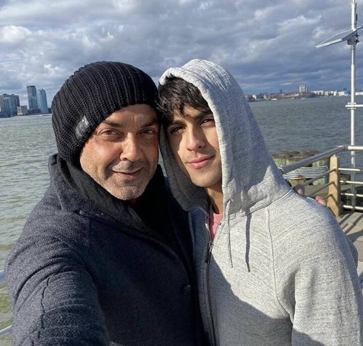 वैसे तो आर्यमन ज्यादा लाइमलाइट में नहीं रहते हैं. लेकिन वह अपने डैशिंग लुक्स से सभी का दिल जीत लेते हैं.