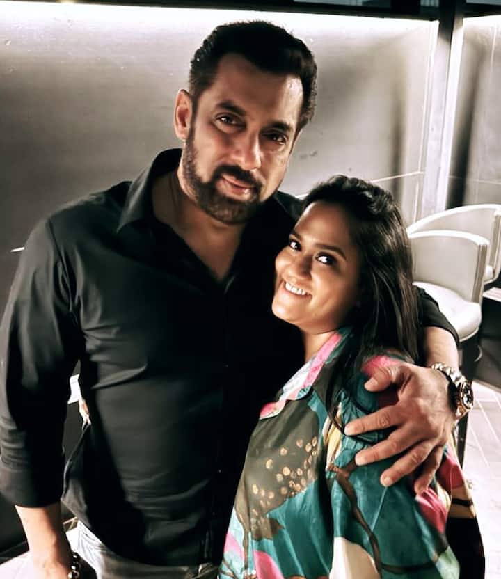 Salman Khan's sister's name is Arpita Khan, she is her younger sister.