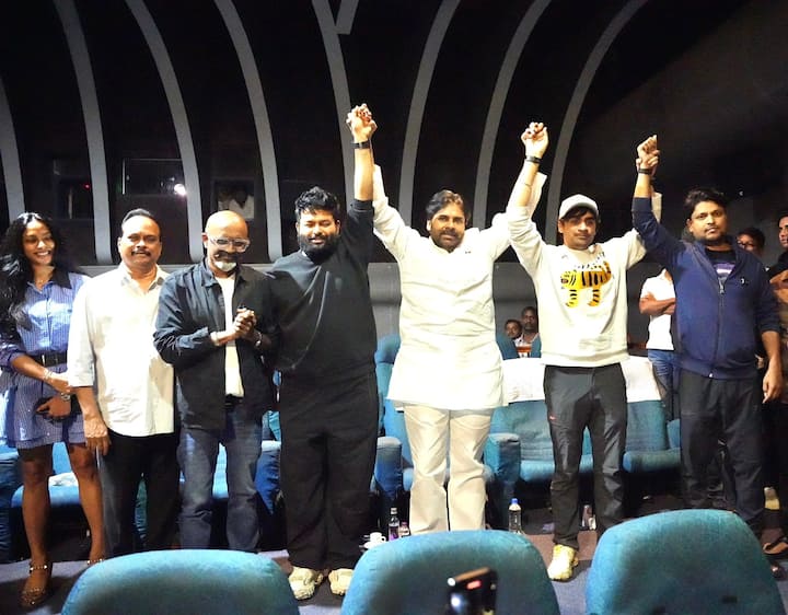 'ఓజీ' చిత్ర బృందంతో పవన్ కళ్యాణ్ (Image Courtesy: DVVMovies / x.com)