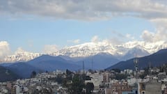 कश्मीर में मौसम की पहली बर्फबारी! भविष्यवाणी के खिले लोगों के चेहरे, जान लें मौसम विभाग का अपडेट