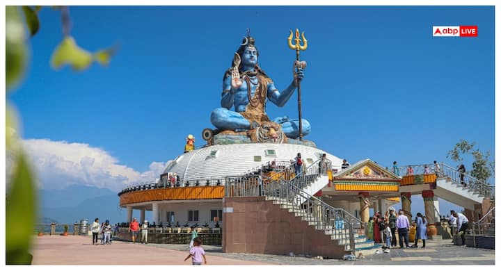 श्रद्धालुओं द्वारा पूरे देश से इस मंदिर में आगमन किया जाता है. महाकालेश्वर के दर्शन के पश्चात इस मंदिर की पूजा-अर्चना भी आवश्यक मानी जाती है. भक्तों द्वारा यह विश्वास किया जाता है कि यहां की पूजा से न केवल कर्ज से मुक्ति मिलती है, बल्कि मानसिक शांति भी प्राप्त होती है. पीली पूजा के साथ मंदिर की महत्ता और भी बढ़ाई जाती है.