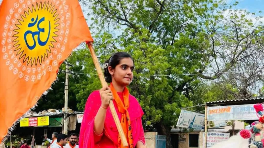 Rajasthan Jodhpur Jay Narayan Vyas university ABVP minister Punam Bhati caught cheating ann राजस्थान: जोधपुर में ABVP नेता नकल करते पकड़ी गईं, सांसद हनुमान बेनीवाल ने उठाए सवाल, क्या होगा अब?