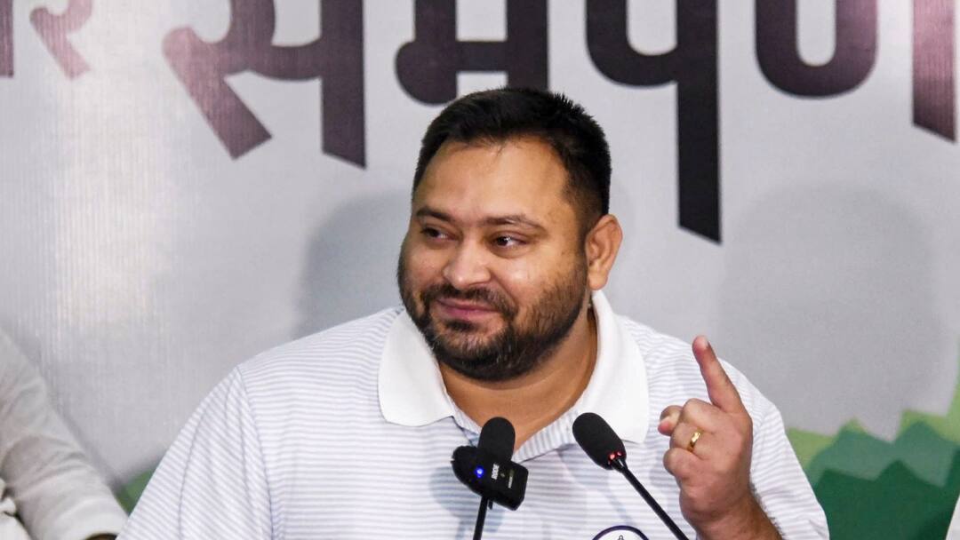 Bihar Election: RJD का मतदाताओं को सीधा संदेश, नौकरी चाहिए तो बनाइए तेजस्वी सरकार Bihar Election 2025 RJD direct message If you want jobs form Tejashwi government Bihar Election: RJD का मतदाताओं को सीधा संदेश, नौकरी चाहिए तो बनाइए तेजस्वी सरकार