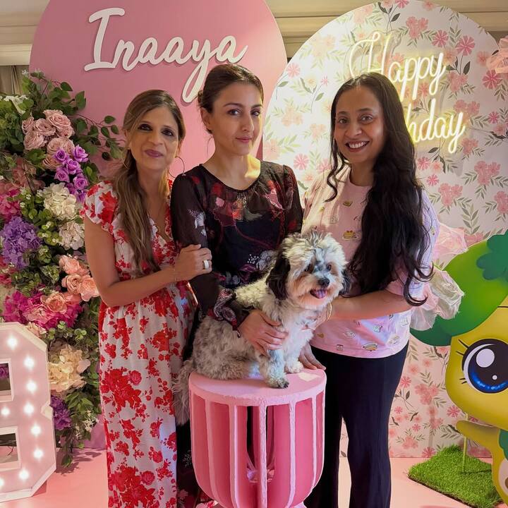 इनाया की पार्टी में उसकी मौसी यानि सोहा की बड़ी बहन सबा अली खान भी शामिल हुई. फोटोज खूब वायरल भी हो रही हैं.