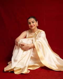 विद्या बालन की 10 तस्वीरें: साड़ी पहनकर यूं चुराती हैं फैंस का दिल, अदाओं पर आप भी हो जाएंगे फिदा